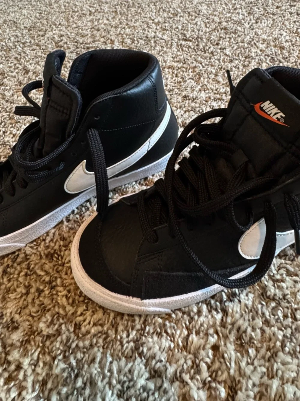 Kid's sneakers by Nike 6.5y(women's 8 us /38 euro).